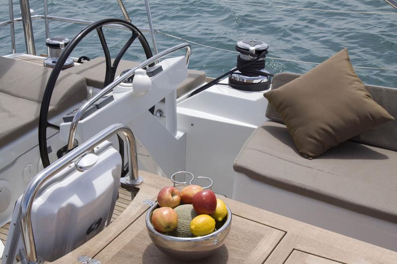 Book yachts online - sailboat - Jeanneau 57 - Seafree - rent