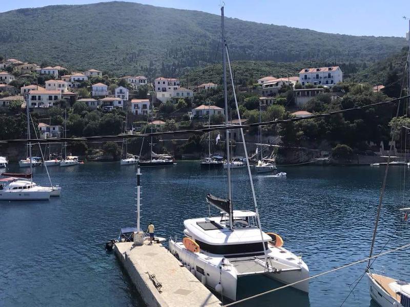 Book yachts online - catamaran - Lagoon 42 - ALIZE   - rent