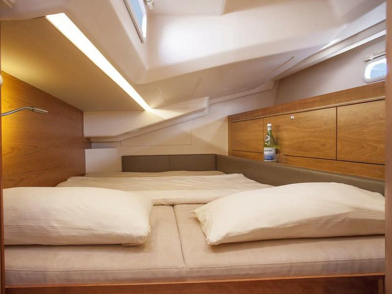 Book yachts online - sailboat - Hanse 505 - Marina Estrella Three - rent