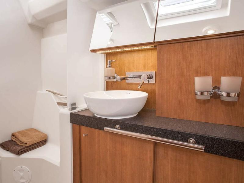 Book yachts online - sailboat - Hanse 505 - Marina Estrella One - rent