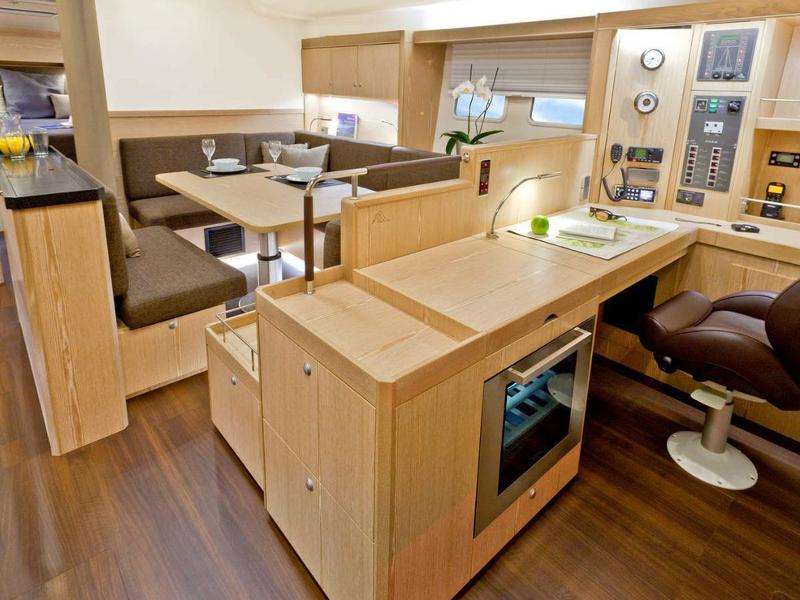 Book yachts online - sailboat - Hanse 575 - Marina Estrella Four - rent