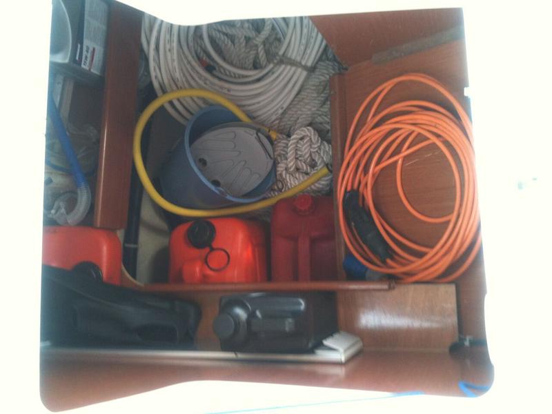 Book yachts online - sailboat - Oceanis 31 - TRIZONIA  - rent