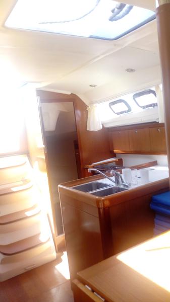 Book yachts online - sailboat - Oceanis 31 - TRIZONIA  - rent