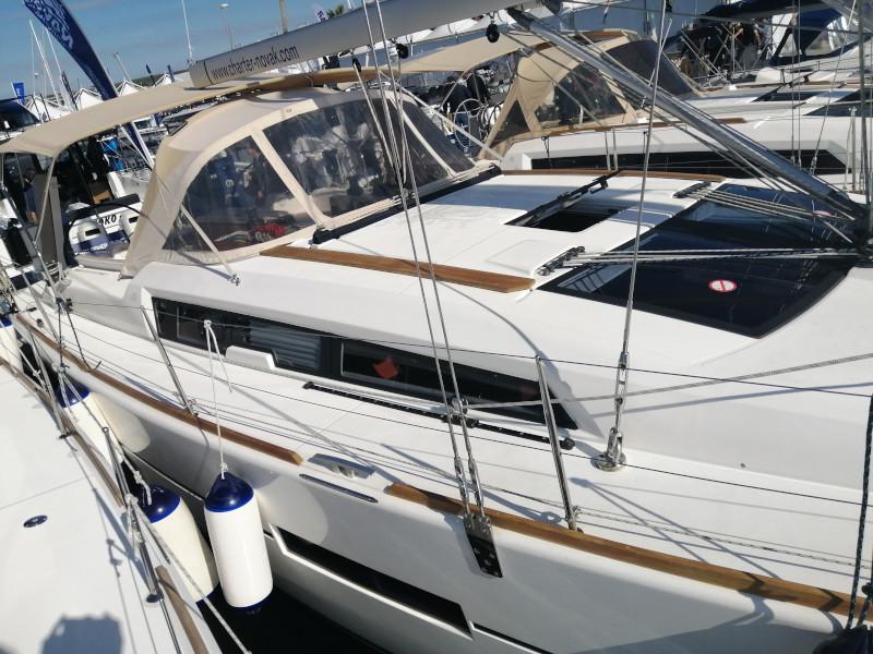 Book yachts online - sailboat - Dufour 412 Grandlarge - Bety - rent