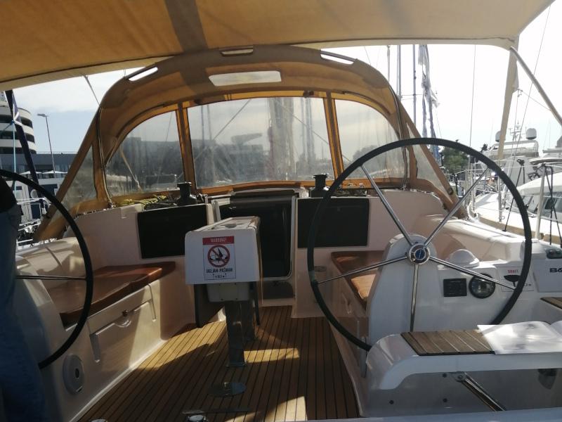 Book yachts online - sailboat - Dufour 382 GL - Mata - rent