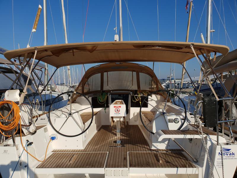 Book yachts online - sailboat - Dufour 382 GL - Mata - rent