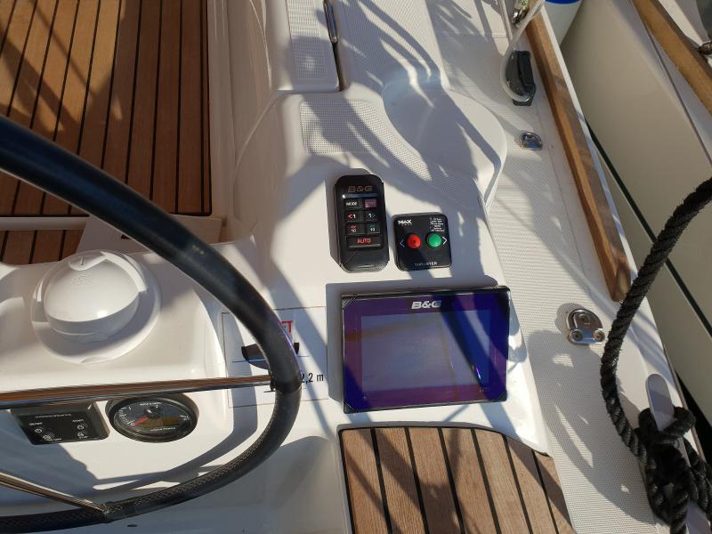 Book yachts online - sailboat - Dufour 382 GL - Mata - rent