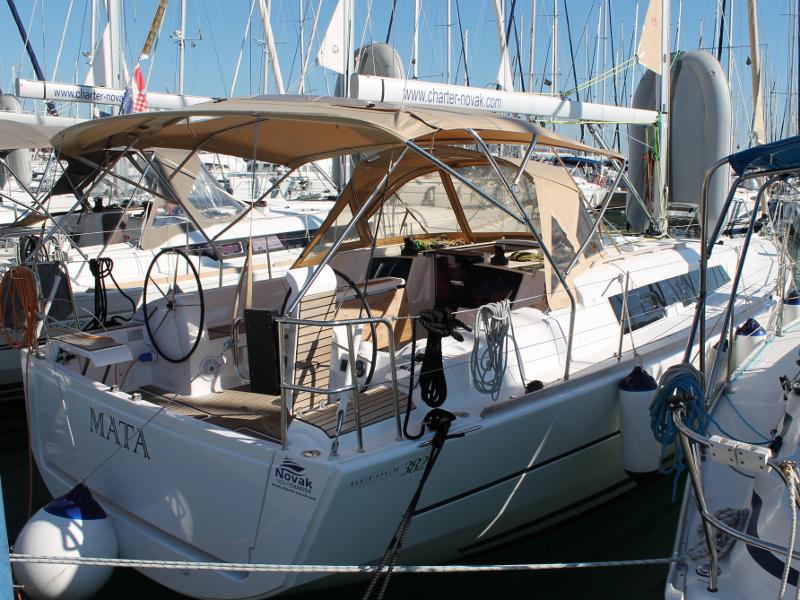 Book yachts online - sailboat - Dufour 382 GL - Mata - rent