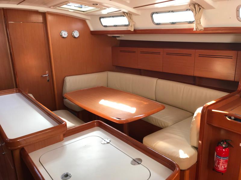 Book yachts online - sailboat - BENETEAU Cyclades 50.5 2009-10 REFIT 2019 - PARAIBA  Cp - rent