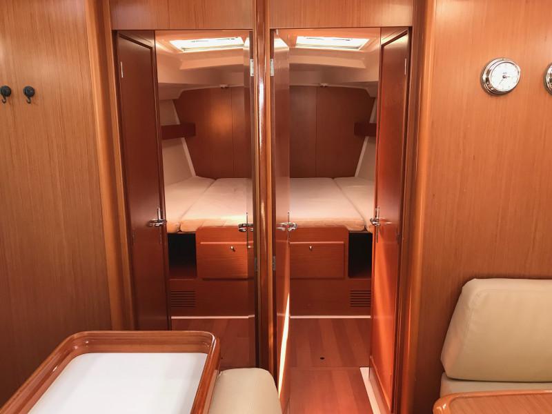 Book yachts online - sailboat - BENETEAU Cyclades 50.5 2009-10 REFIT 2019 - PARAIBA  Cp - rent