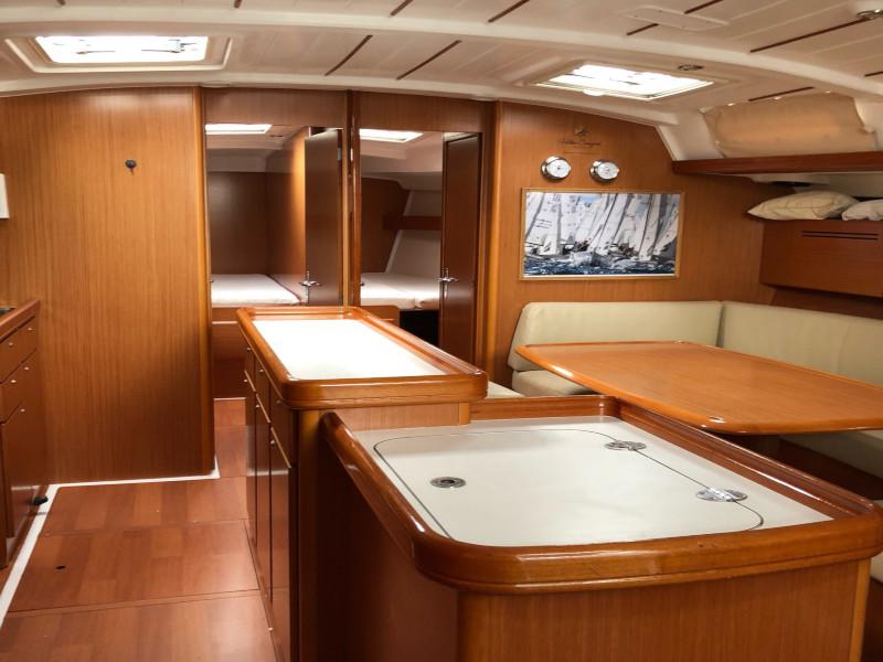 Book yachts online - sailboat - BENETEAU Cyclades 50.5 2009-10 REFIT 2019 - PARAIBA  Cp - rent