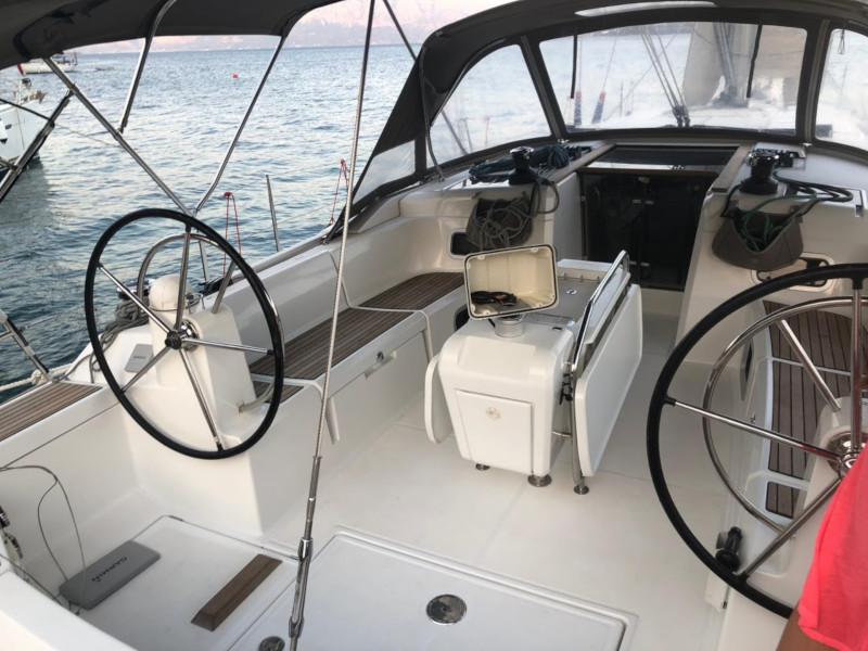 Book yachts online - sailboat - JEANNEAU S. O. 519   2016 - LIBERA Cp - rent