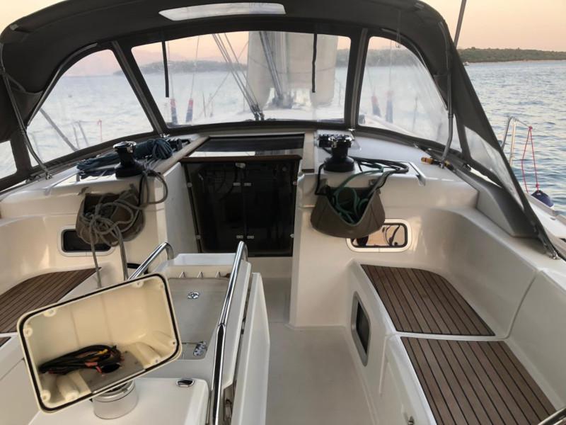 Book yachts online - sailboat - JEANNEAU S. O. 519   2016 - LIBERA Cp - rent