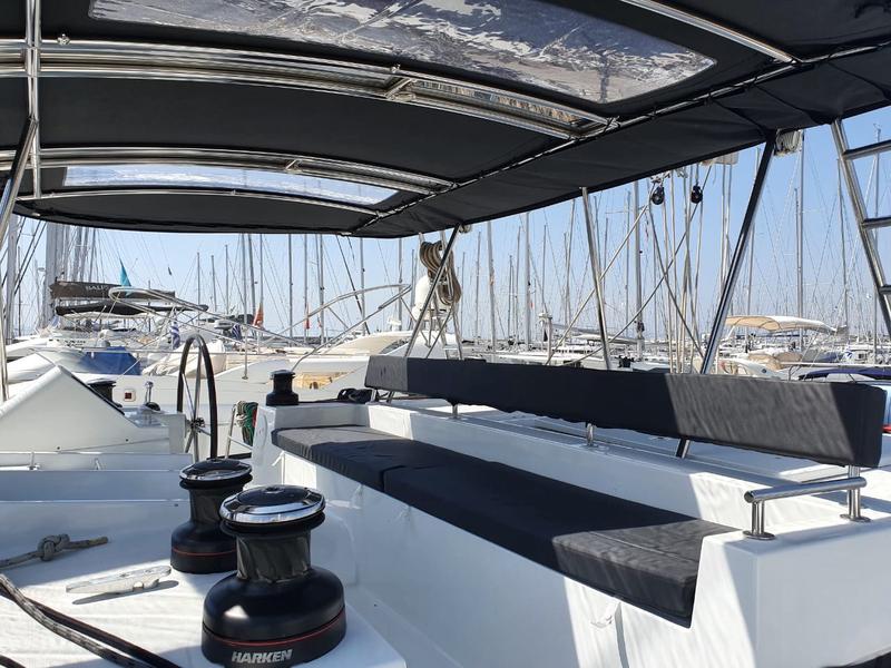 Book yachts online - catamaran - Lagoon 450F - Dioni - rent