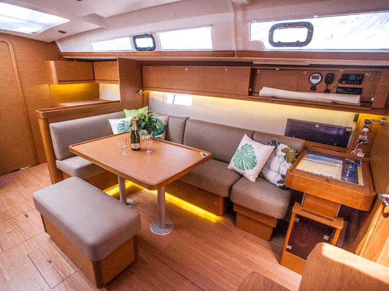 Book yachts online - sailboat - Dufour 460 Grand Large - MALIN OV 2018+AC+G - rent