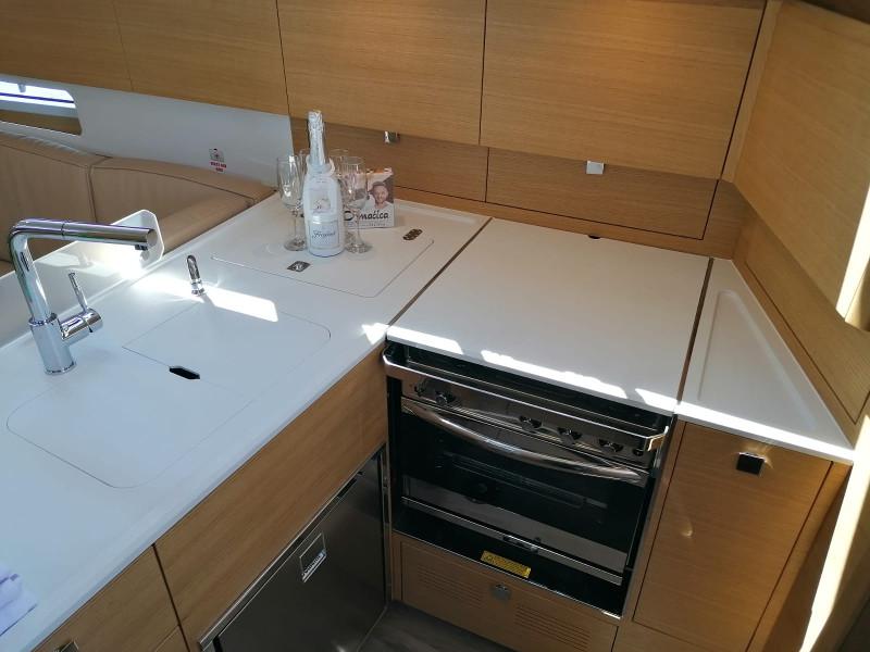 Book yachts online - sailboat - Elan E5 - LINA new 2020+AC - rent