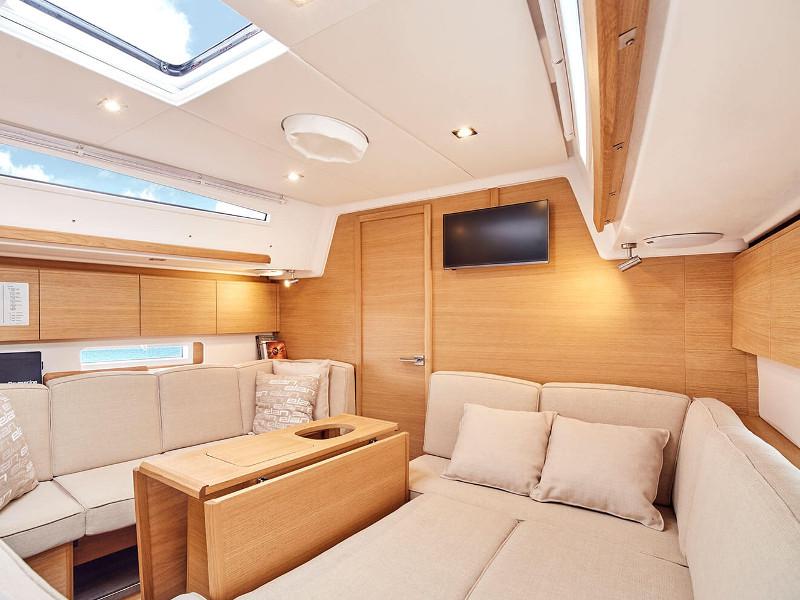 Book yachts online - sailboat - Elan E5 - LINA new 2020+AC - rent