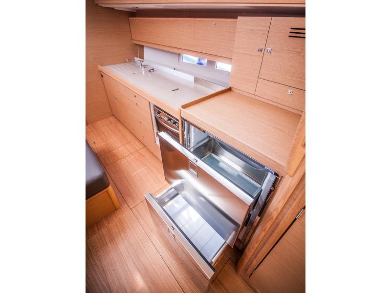 Book yachts online - sailboat - Dufour 460 Grand Large - MADICKEN 2018+AC - rent