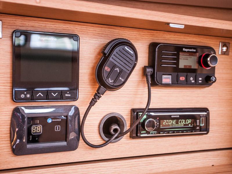 Book yachts online - sailboat - Dufour 460 Grand Large - MADICKEN 2018+AC - rent