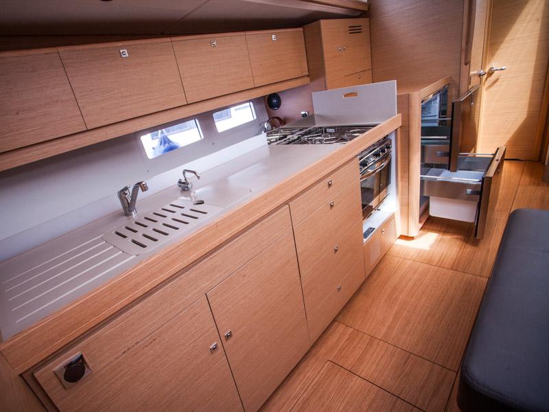 Book yachts online - sailboat - Dufour 460 Grand Large - MADICKEN 2018+AC - rent