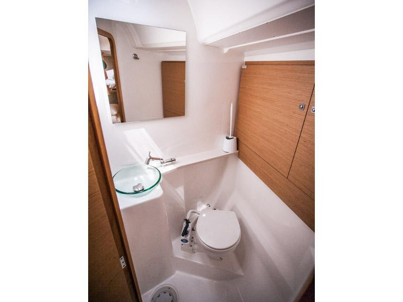 Book yachts online - sailboat - Dufour 460 Grand Large - MADICKEN 2018+AC - rent