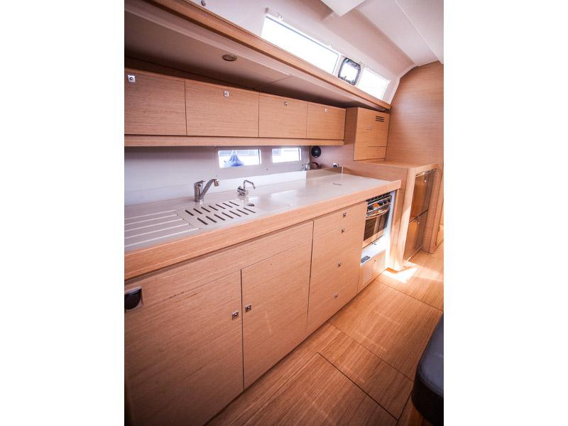 Book yachts online - sailboat - Dufour 460 Grand Large - MADICKEN 2018+AC - rent