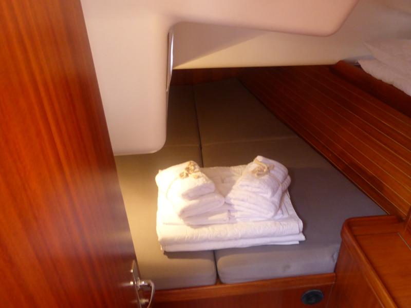 Book yachts online - sailboat - Elan 45 - Nafsika - rent