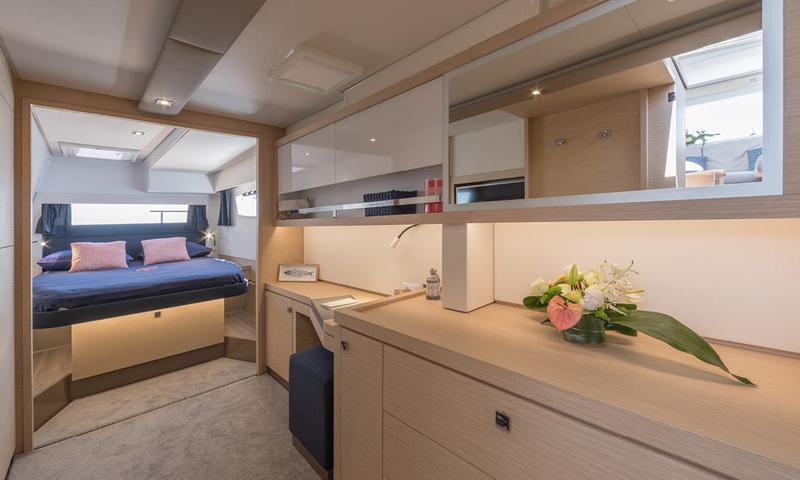Book yachts online - catamaran - Fountaine Pajot Saona 47 - Annabella - rent