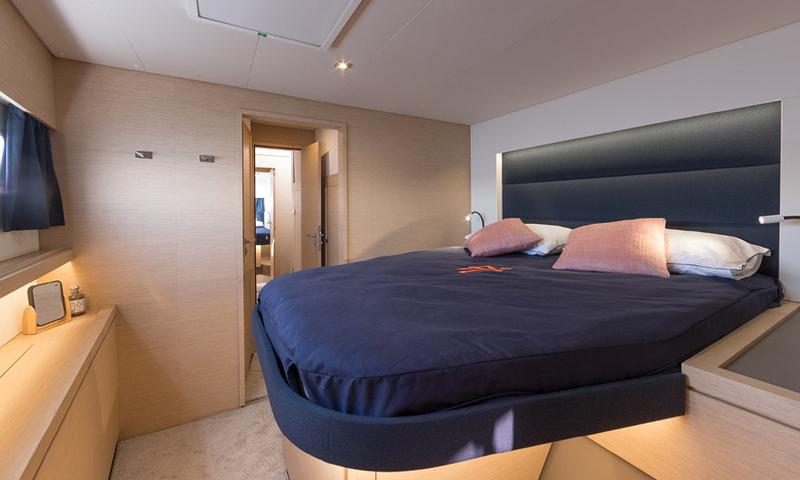 Book yachts online - catamaran - Fountaine Pajot Saona 47 - Annabella - rent