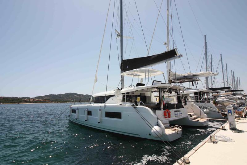 Book yachts online - catamaran - Lagoon 46 - Westerlund (A/C, WM, Generator, Inverter 12/220V) - rent