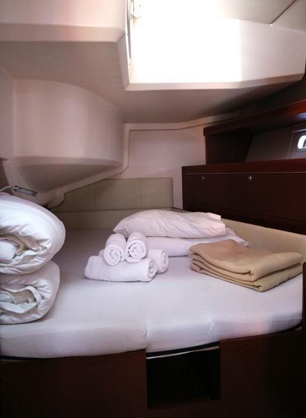 Book yachts online - sailboat - Hanse 575 - Marina Estrella Four (PMI) - rent