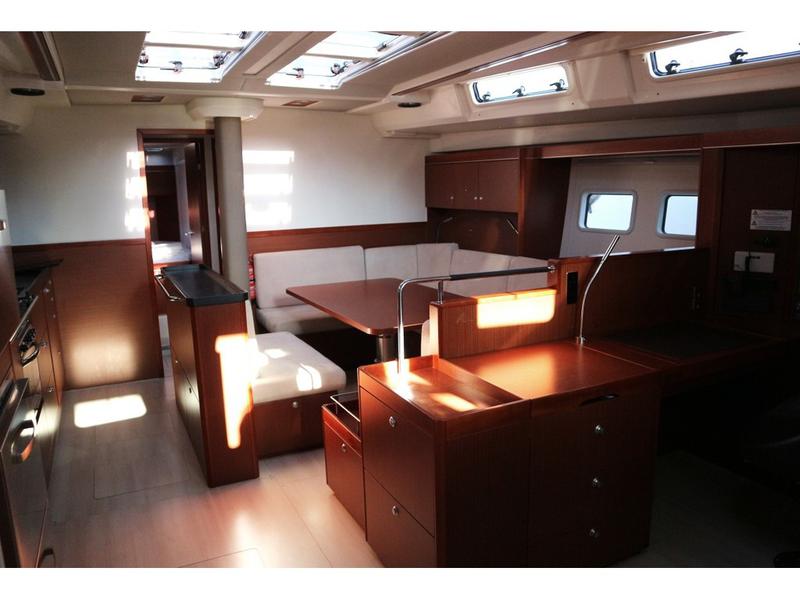 Book yachts online - sailboat - Hanse 575 - Marina Estrella Four (PMI) - rent