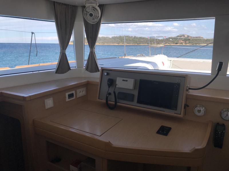 Book yachts online - catamaran - Lagoon 450F - Corona Borealis 11 - rent