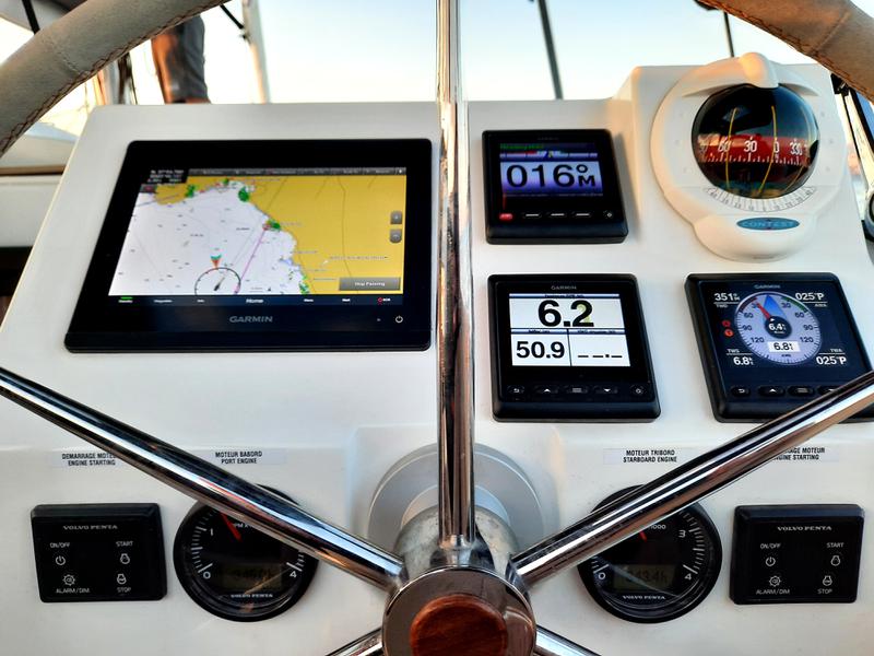 Book yachts online - catamaran - Astréa 42 - Nancy - rent
