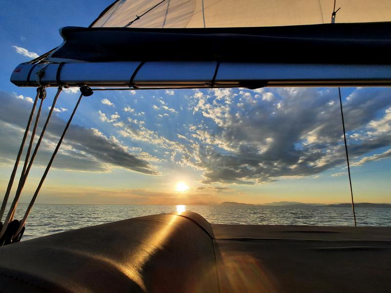 Book yachts online - catamaran - Astréa 42 - Nancy - rent