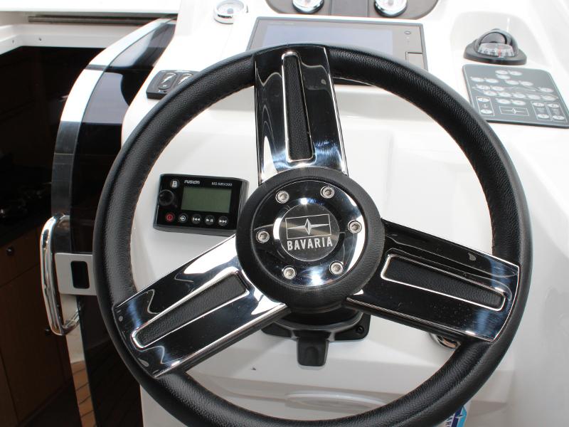 Book yachts online - motorboat - Bavaria S29 OPEN - Spirit of St. Tropez - rent