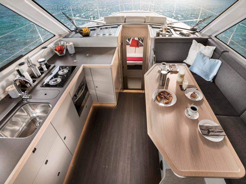 Book yachts online - motorboat - Bavaria E40 Fly - Aquatic Vita - rent