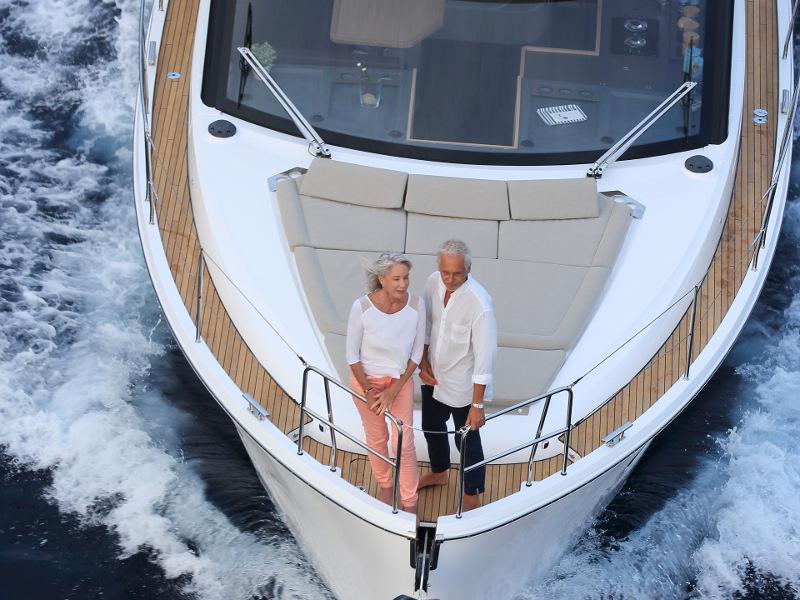 Book yachts online - motorboat - Bavaria E40 Sedan - Thea-Marie - rent