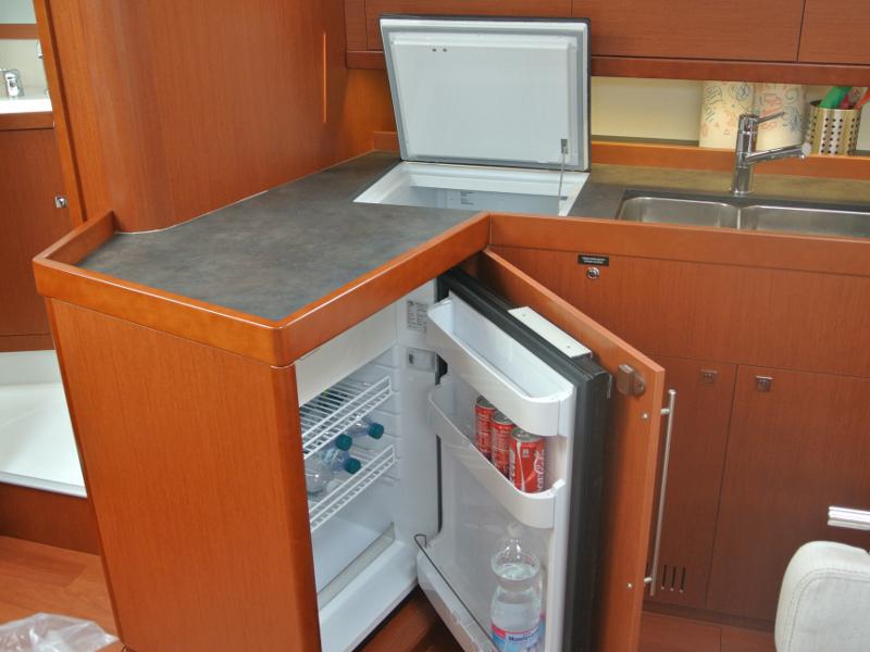 Book yachts online - sailboat - Oceanis 45 - Baltica - rent