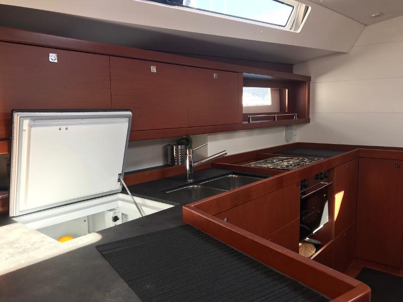 Book yachts online - sailboat - Oceanis 45 - Atlantica - rent