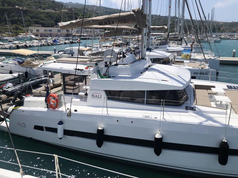 Book yachts online - catamaran - Bali 4.3 Bareboat AQUA - AQUA - rent