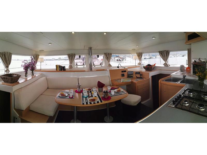 Book yachts online - catamaran - Lagoon 400 - Tortuga - rent