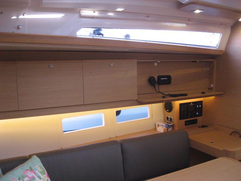 Book yachts online - sailboat - Dufour 390 Grand Large - Foxtrot - rent