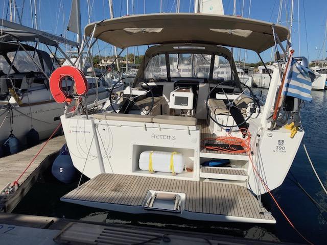 Book yachts online - sailboat - Dufour 390 Grand Large - Artemis - rent