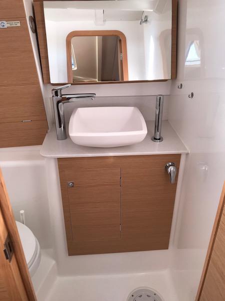 Book yachts online - sailboat - Dufour 390 Grand Large - Artemis - rent