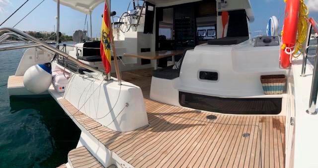Book yachts online - catamaran - Lagoon 42 Version 3 Cabinas Full Equipe - Side - rent
