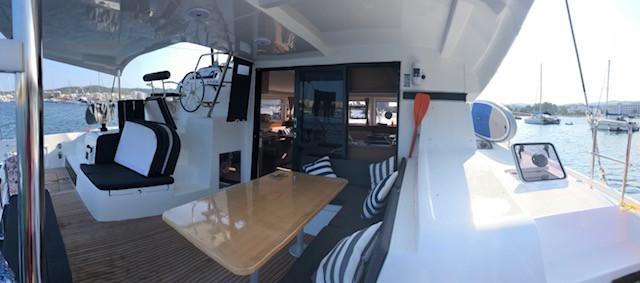 Book yachts online - catamaran - Lagoon 42 Version 3 Cabinas Full Equipe - Side - rent