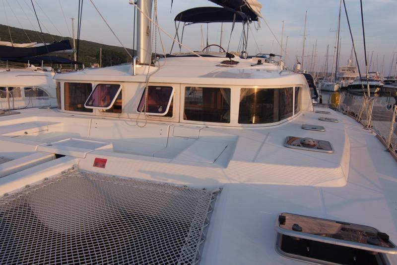 Book yachts online - catamaran - Lagoon 440 (4+2 cab) - OCEANUS - rent
