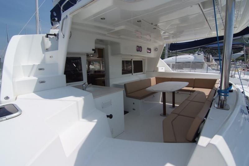 Book yachts online - catamaran - Lagoon 440 (4+2 cab) - OCEANUS - rent