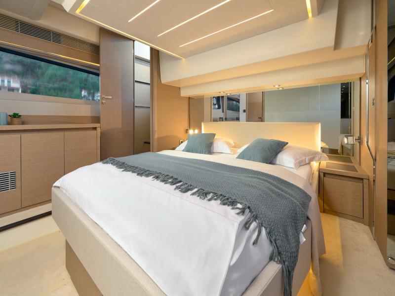 Book yachts online - motorboat - Prestige 520 Fly - Firefly - rent